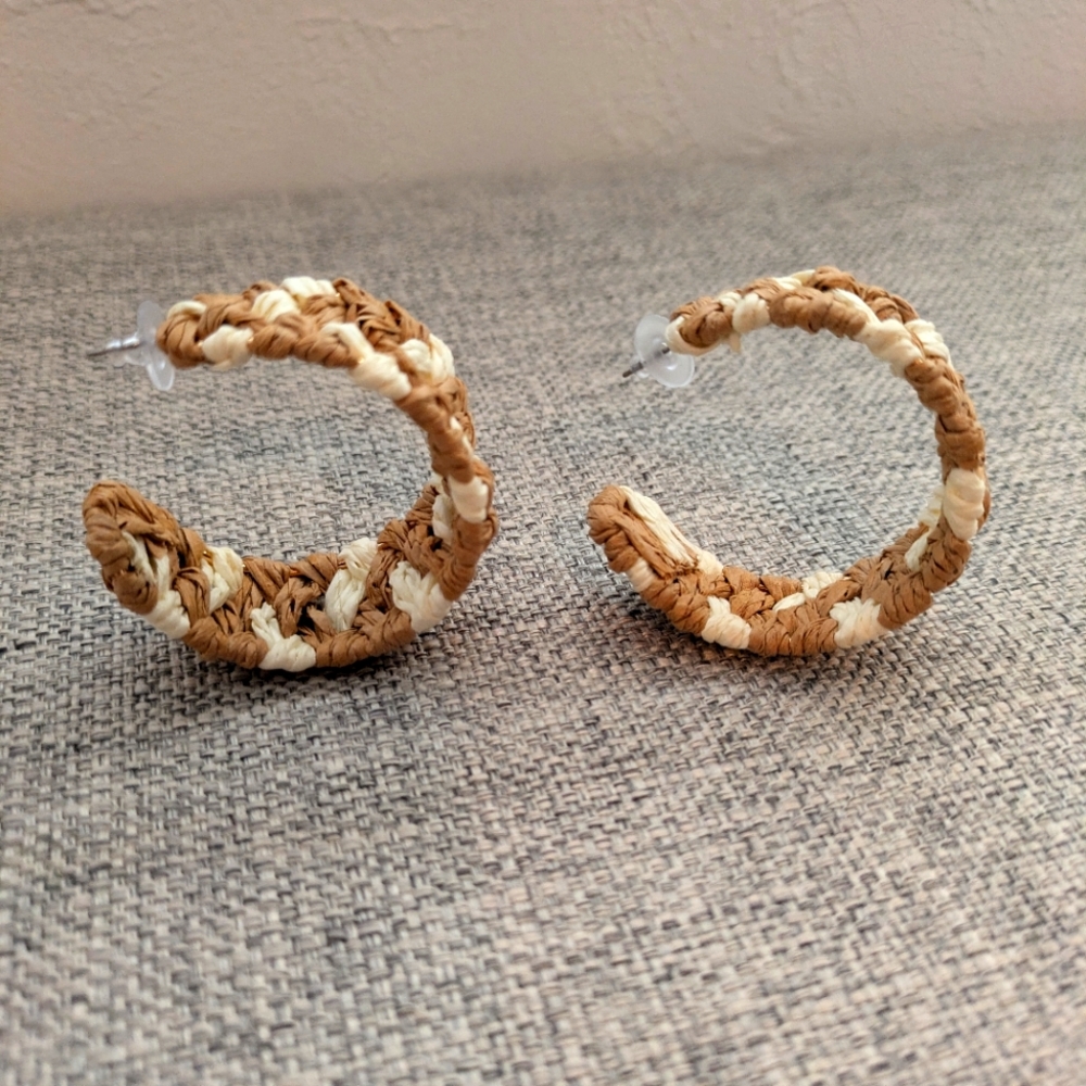 Raffia style earrings